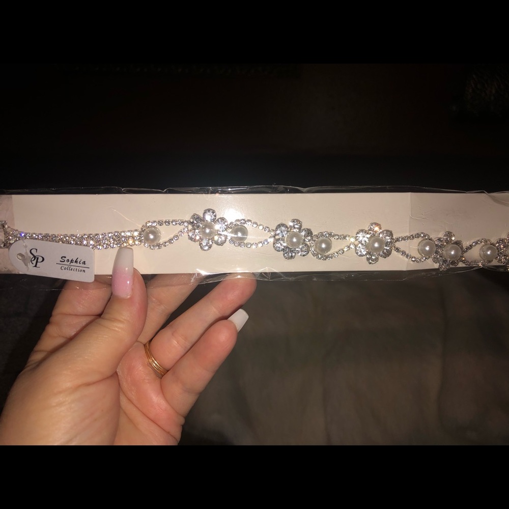 Crystal belt